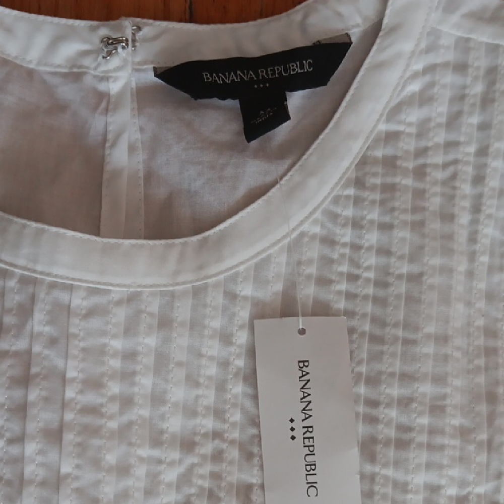 Banana Republic 1 Ivory And 1 Lavander Textured Blouse's Set Of 2 M NWT - Picture 4 of 5